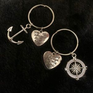 Set of 2 keychains - anchor and compass - NEW